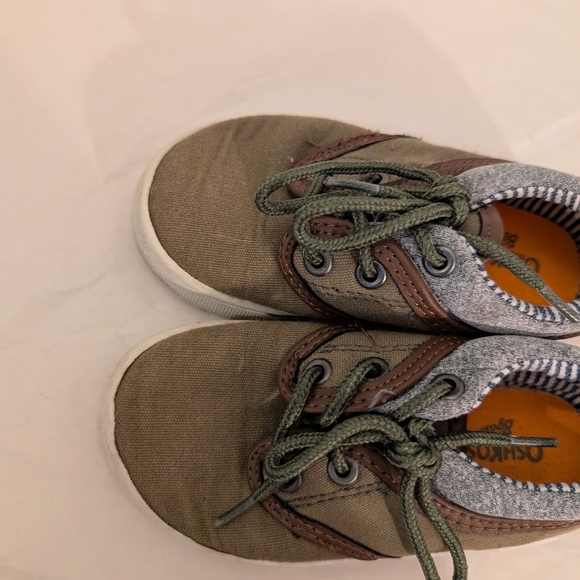 OshKosh B'Gosh Nico Toddler Boy Olive Green Lace Up Sneakers in Size 7 - Picture 7 of 10